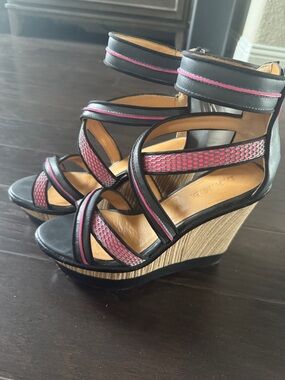 L.A.M.B. Black and Pink Textured Strappy Wedge Sandals